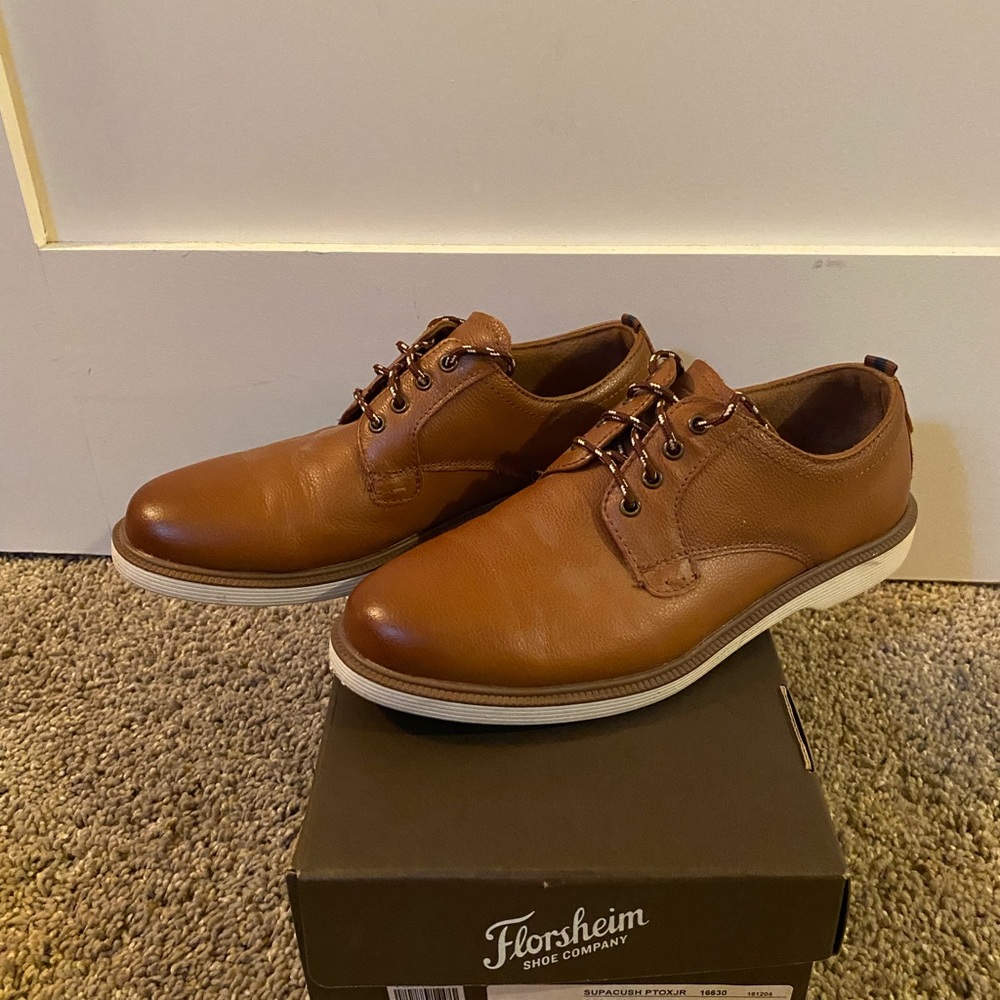Florsheim Boys dress shoes in cognac Worn 1x Like new condition non-smoking home